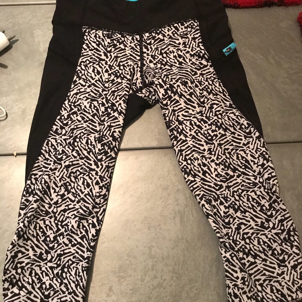 Lululemon sz4 crop leggings